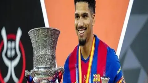 亚洲杯乒乓球小组赛第3轮：林高远VS冯耀恩巅峰对决