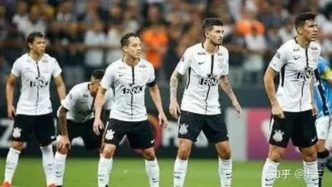 里夫斯单核带伤战至30分，东契奇双20耀眼表现，詹姆斯17+12仍错失良机，湖人错失胜利之痛