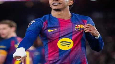 内维尔批评：萨拉赫举止不当，曼联前队友C罗也曾让他 similarly 激动